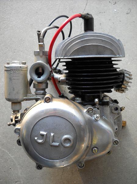 DSCN5751.JPG - ILO 98 cc - Renoverad, bla helt ny AMAL förgasare. Årsmodell ca 1938.